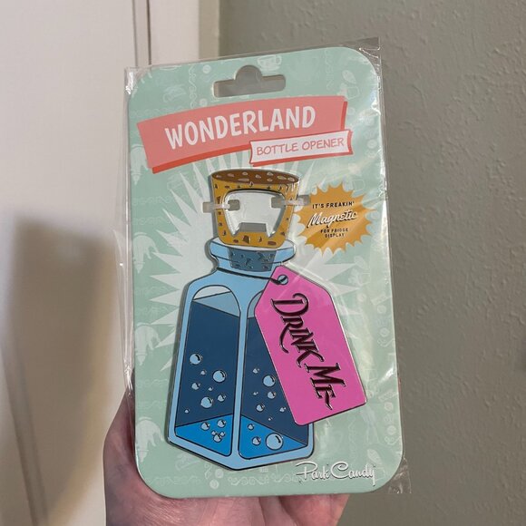 Wonderland Bottle Opener- Magnet - Drink Me - Disney - Alice In Wonderland - NWT - Picture 6 of 6